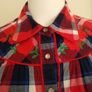 Country tunic with pockets and embroidery